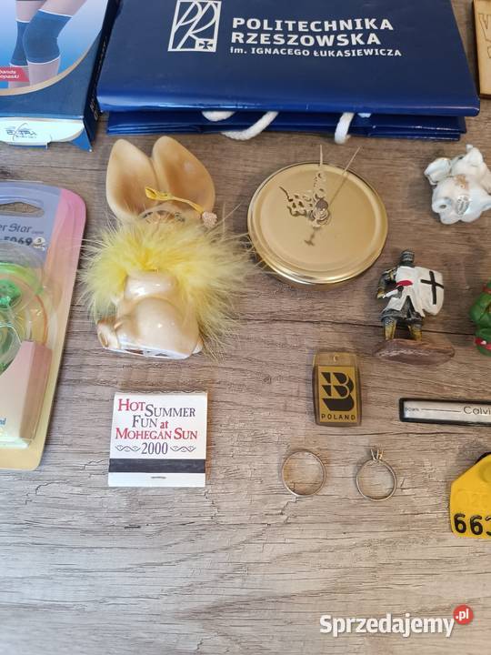 Gadżety pamiątki ozdoby bibeloty breloki Rzeszów sprzedam