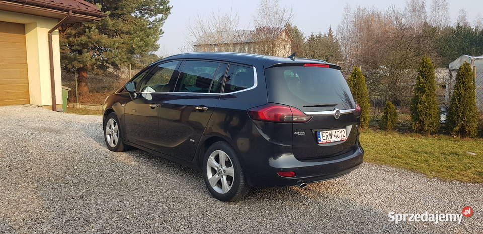 Opel Zafira Tourer 20 wyposażona sprzedam