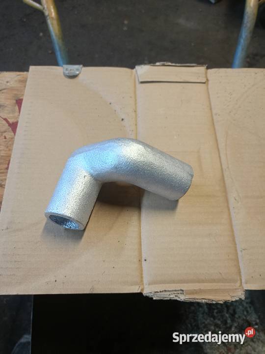 Kolanko wody weźa do Ursus C325 Chłodzenie silnika Gwizdów