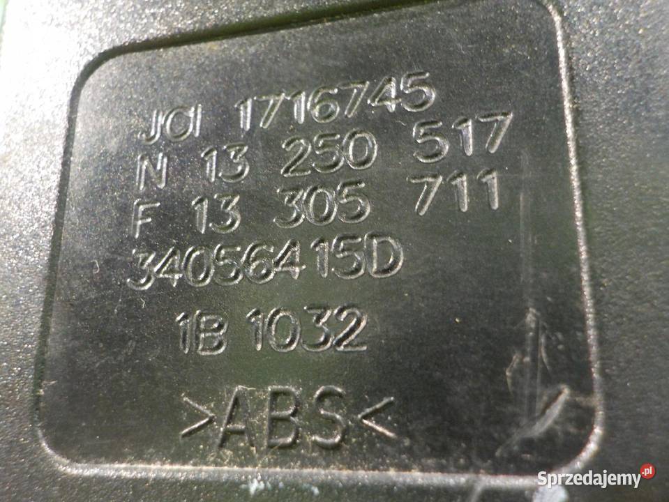 MERIVA B 12r 5D napinacz zapinka pasa prawa osobowe Suków