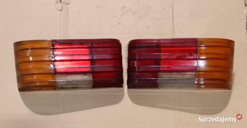 Mercedes W114 W115 komplet kloszy lamp tylnich Środa Wielkopolska sprzedam