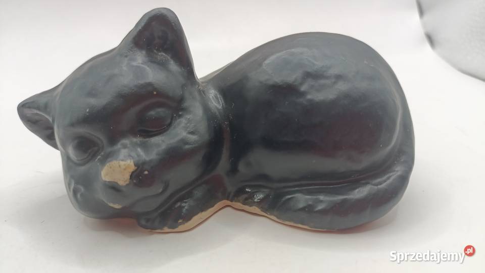 Figurka glinka czarny śpiący kot Zamość