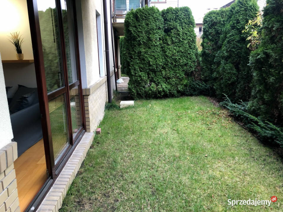 Ogrody Shiraz 2 pokoje z ogródkiem i garażem