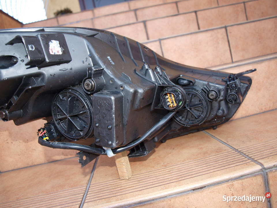 Hyundai ix20 lampa lewa przód 9 pinów 2010 2019r Oświetlenie