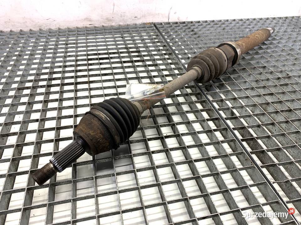 PÓŁOŚ PRAWY PRZÓD FORD FIESTA MK7 12 82 PRZEGUB