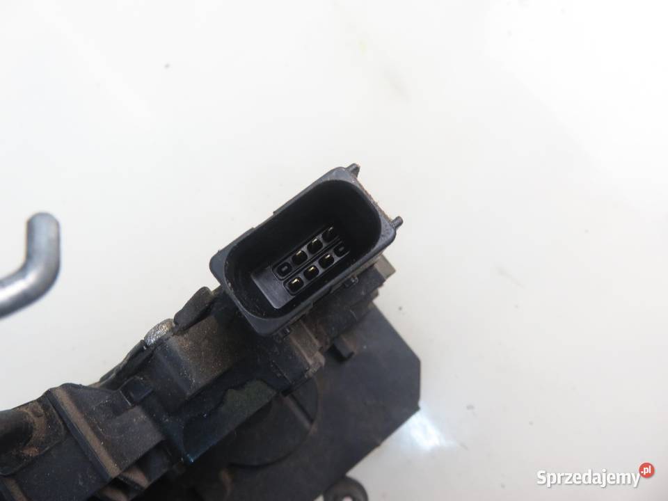 ZAMEK LEWY PRZEDNI OPEL CORSA D 13258271EE