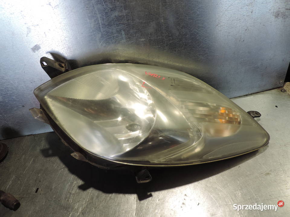 TOYOTA YARIS II 08 LAMPA REFLEKTOR LEWY PRZÓD Rok produkcji 2008 Nowy Sącz