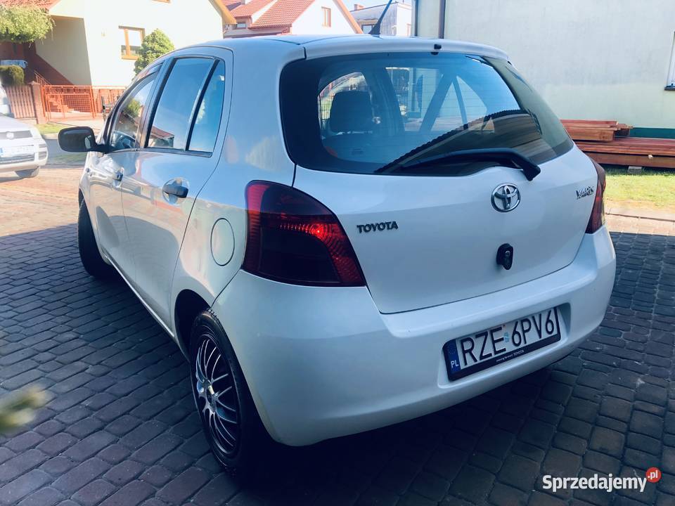 Toyota Yaris II 14D4D 90 biały akrylowy MEGA podkarpackie Przeworsk sprzedam