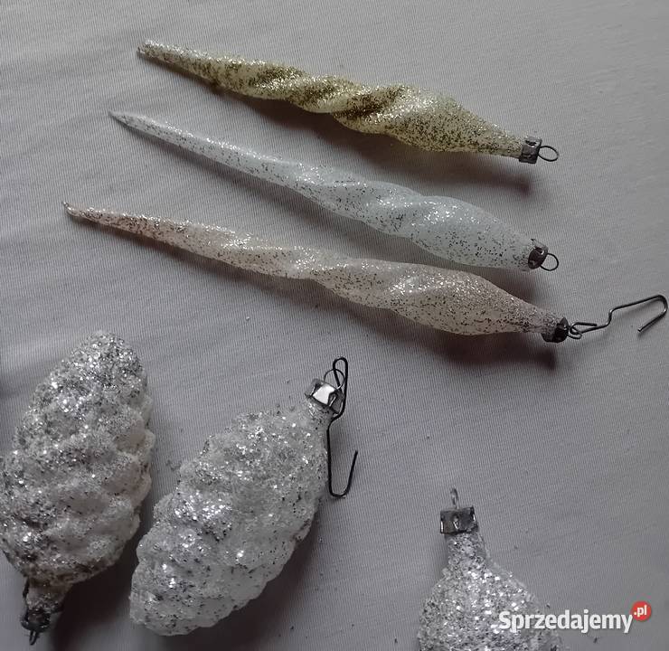 Zestaw 14 srebrnych bombek choinkowych z