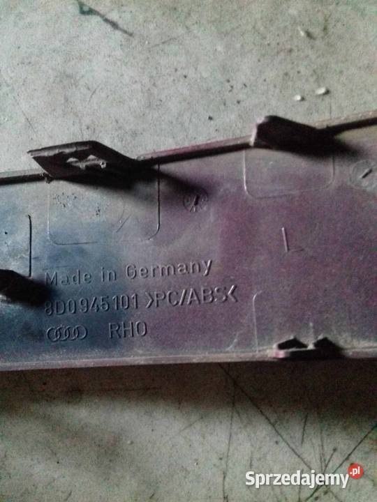 Listwa listwy pod lampy tył Audi a4 b5 sedan Szczebrzeszyn