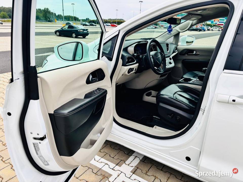 Chrysler Pacifica Touring L 36 V6 LPG 2022 7 benzyna+LPG Pacifica mazowieckie