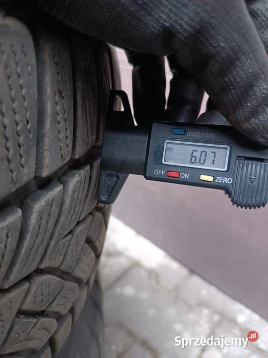 Opony zimowe Goodyear Ultra Grip 215 45 17 Samochodowe Katowice