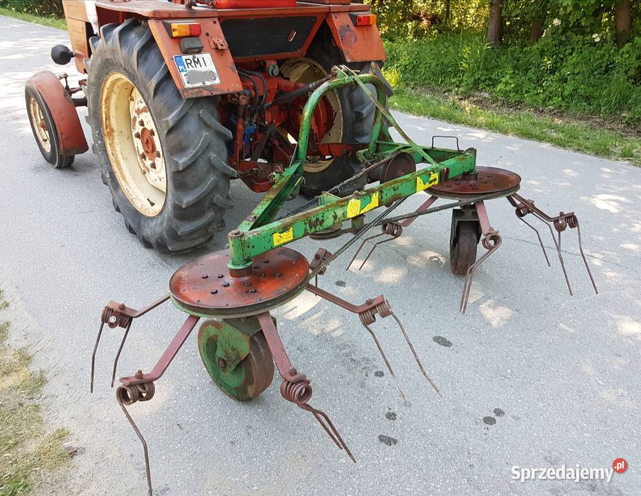 Roztrząsacz karuzelowy do pokłosów siana PAJĄK