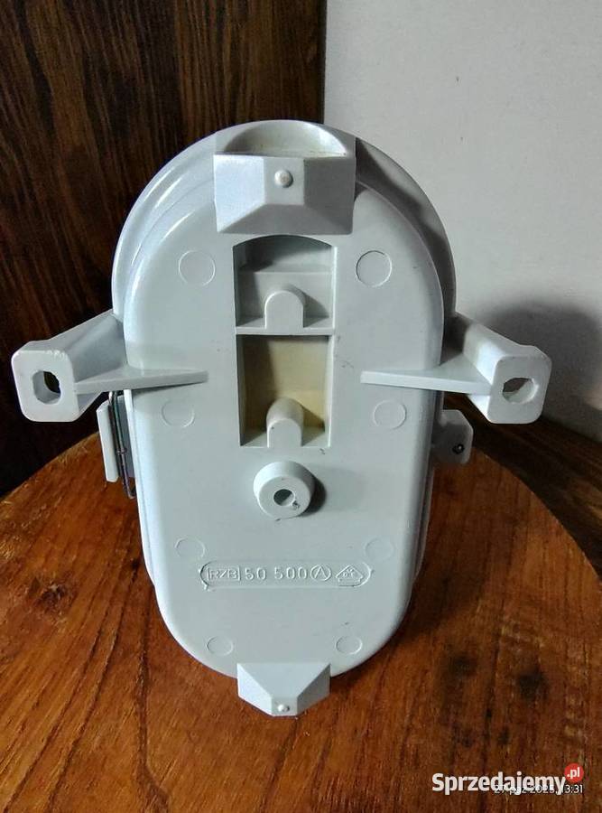 Lampa przemysłowa kanałowa OPKZ 60 PRL oprawa świętokrzyskie Przeczów