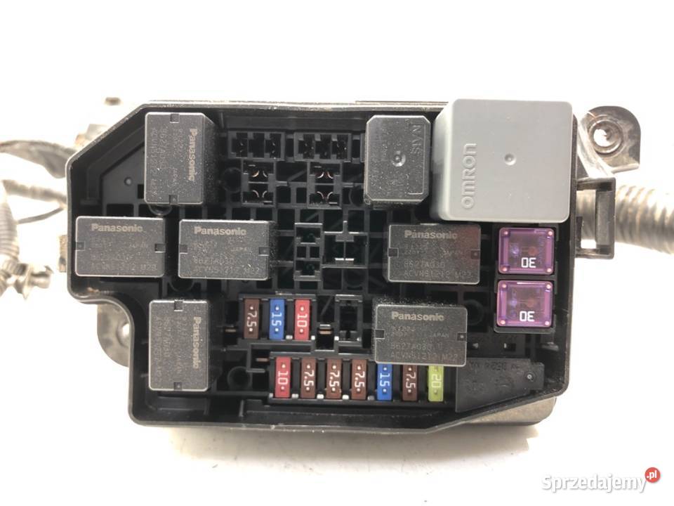 SKRZYNKA BEZPIECZNIKÓW MITSUBISHI OUTLANDER III Skrzynki bezpieczników