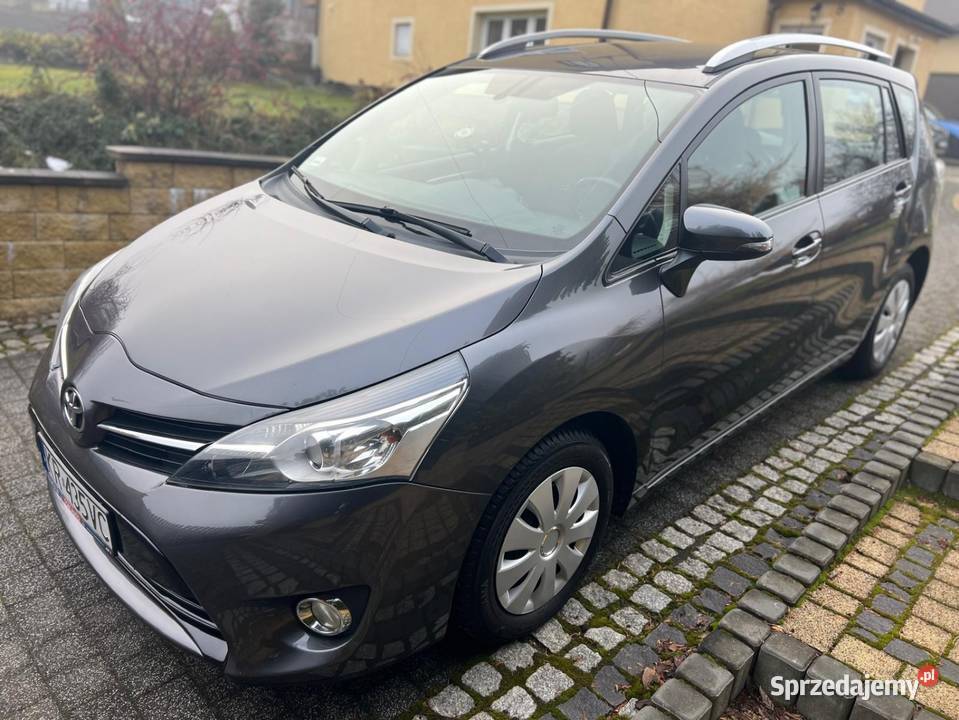 Toyota Verso 20 D4D 124 wersja 7os Salon nawigacja Kraków