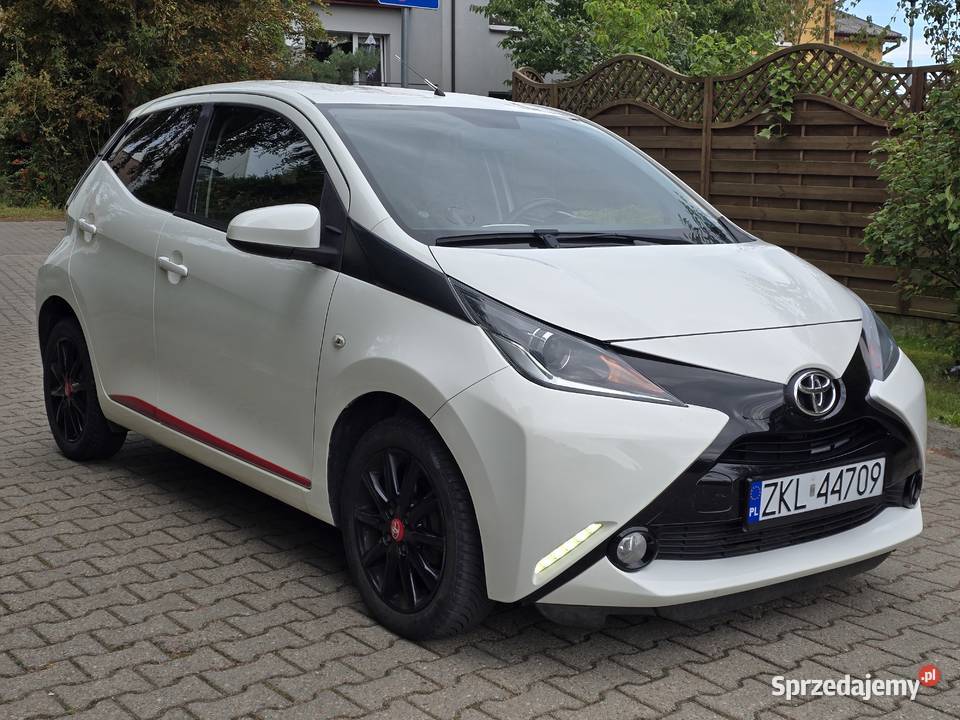 Fajna Toyota Aygo Książka serwisowa