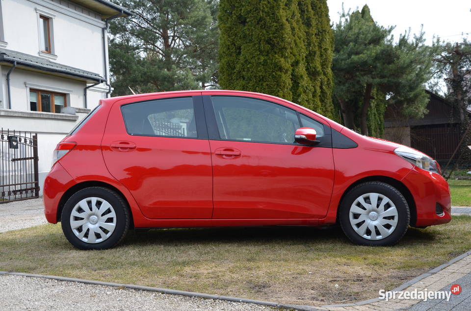 Ładna Toyota Yaris 10 Gaz 2 kpl kół 998cm3