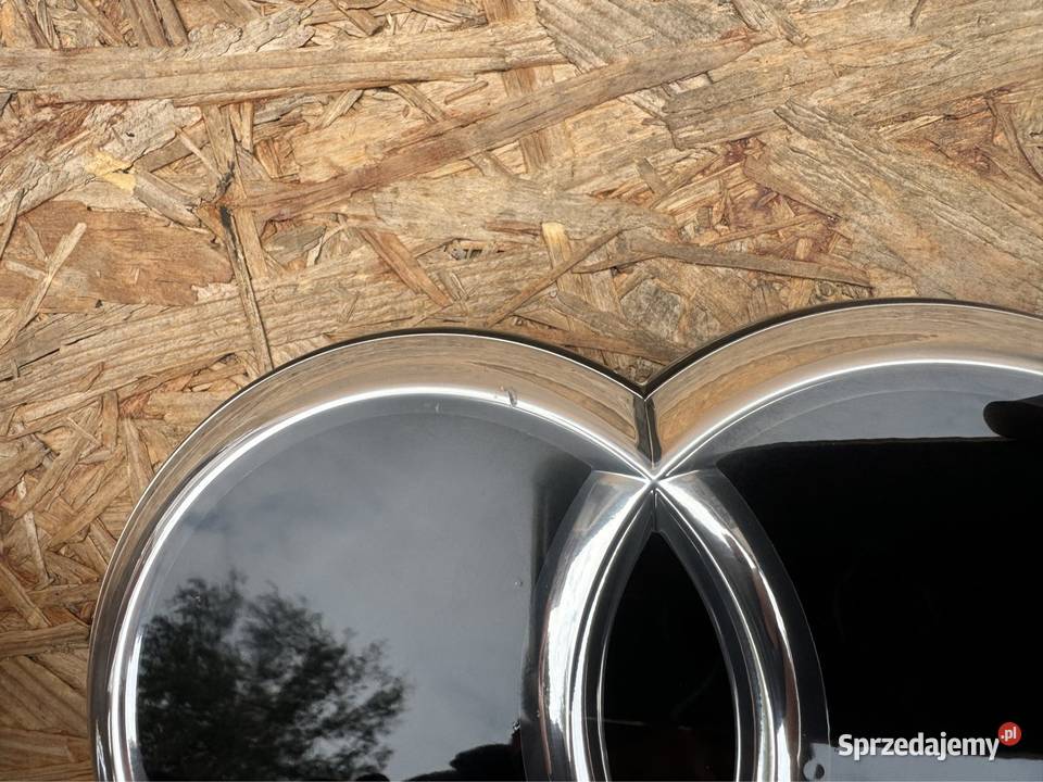 Znaczek Logo pod radar grilla atrapy Audi q4