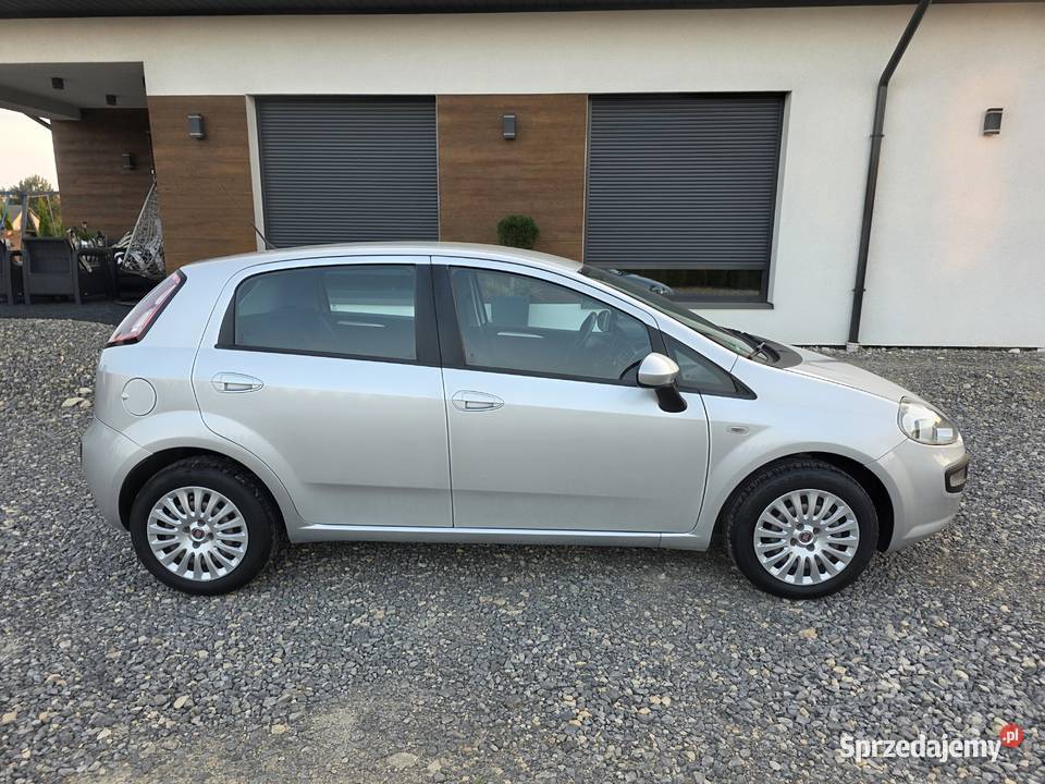 Fiat Punto Evo14 8V77RATYGWARAMCJA światła przeciwmgielne Buk