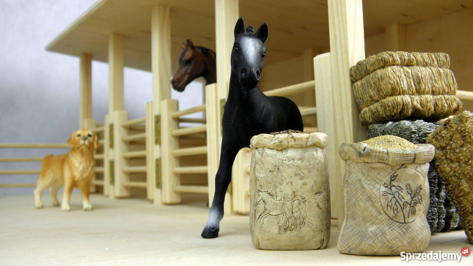 Stajnia drewniana koni Schleich 8 BOKSÓW Metal  Napachanie