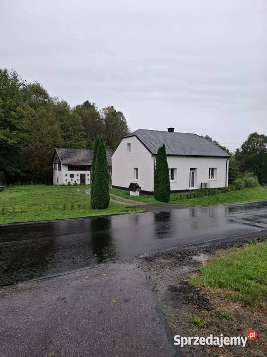 Dom u bram Bieszczad asfalt Boguszówka