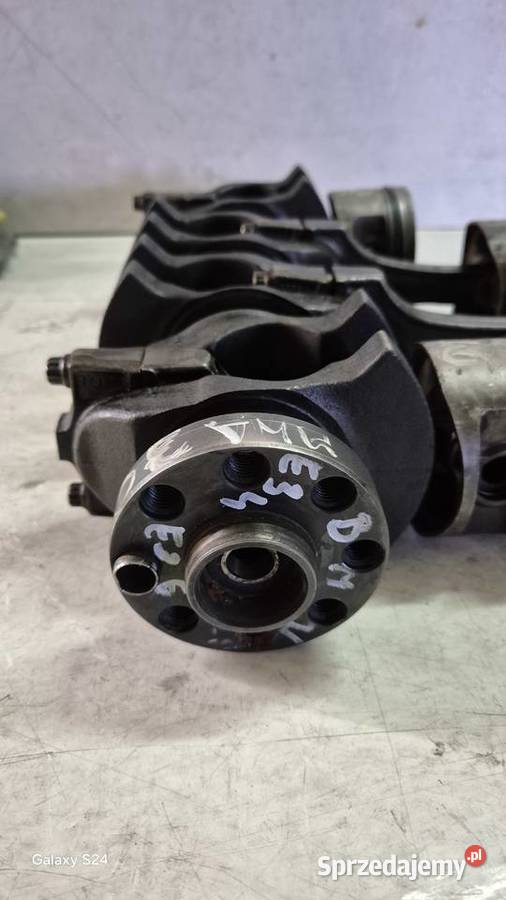 WAŁ KORBOWY Z TŁOKAMI BMW 18 8V E30 E34 518 318 Silniki i osprzęt Kiczyce