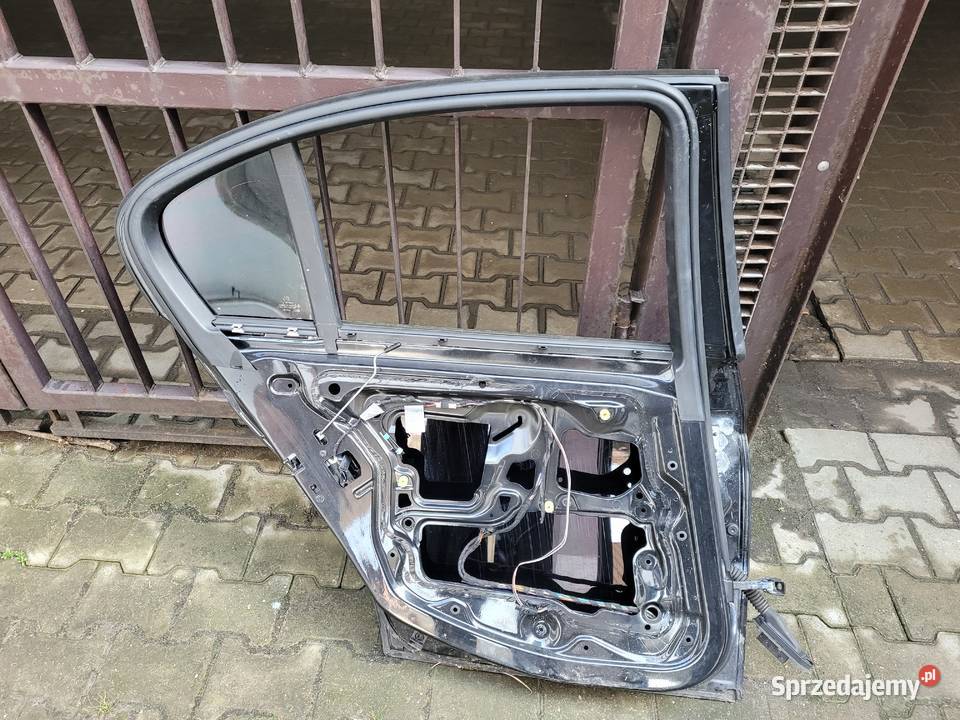 drzwi lewy tył kierowcą e90 czarne Rok produkcji 2007 Lublin