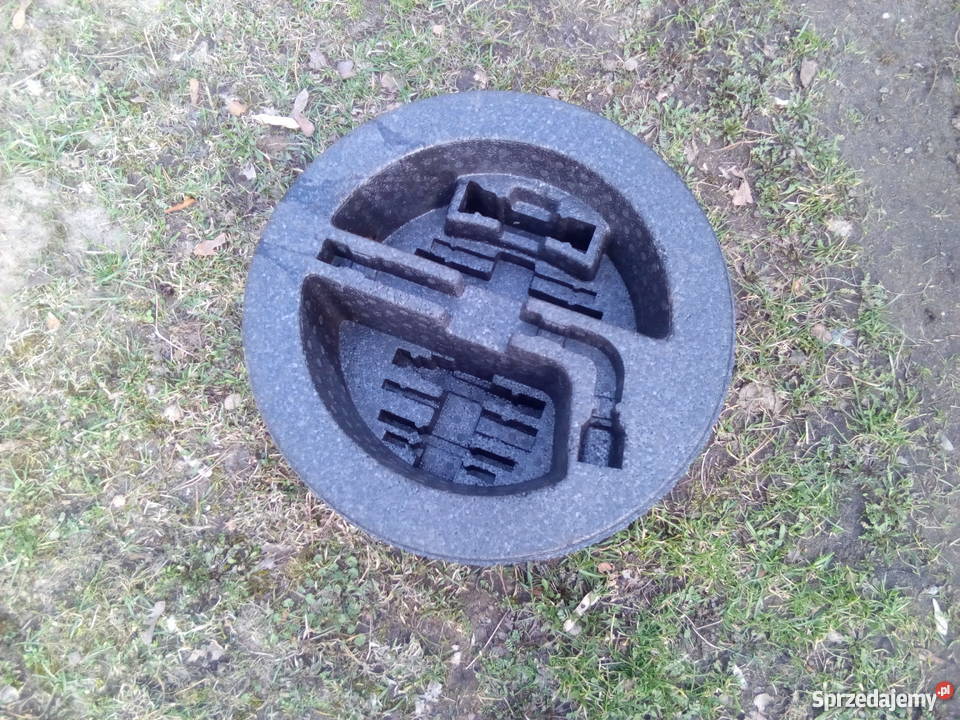 Piana styropian bagażnika Toyota Avensis 0309 Tarnów sprzedam