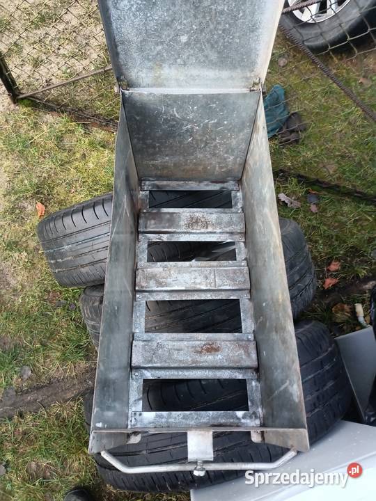 Skrzynka ocynkowana na akumulator Zelewo sprzedam