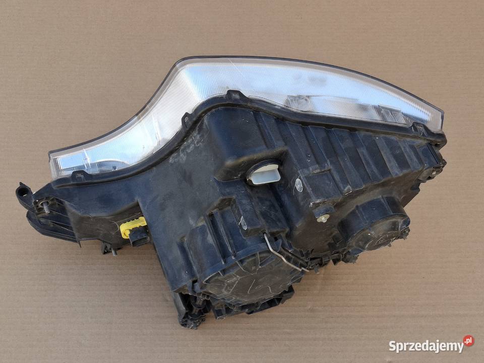 MERCEDES ACTROS MP4 REFLEKTOR PRAWY LAMPA PRAWA Bieleń sprzedam