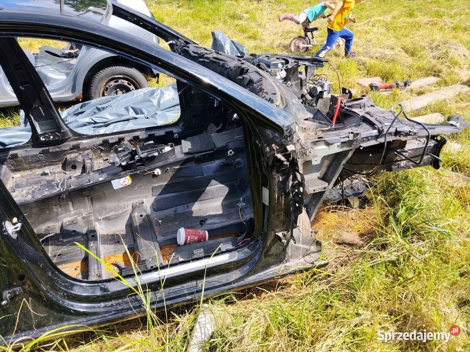 Słupek prawy przód Audi A4 B9 Avant przedlift Zbąszyń