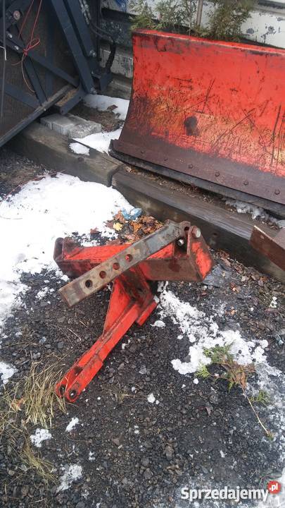 Ciągnik AGT 835 z kabiną przyczepa pług