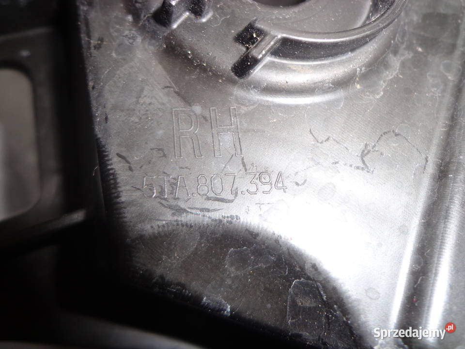 VW Touran 5TA807394 ślizg mocowanie zderzaka tył łódzkie Łódź