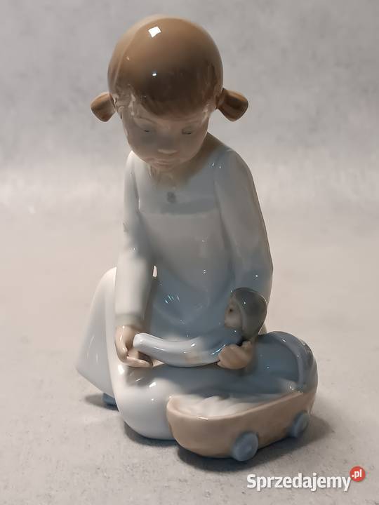 LLADRO seria Zaphir Dziewczynka z lalką