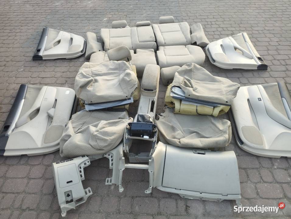Toyota Avensis T25 wnętrze kanapa Parczew