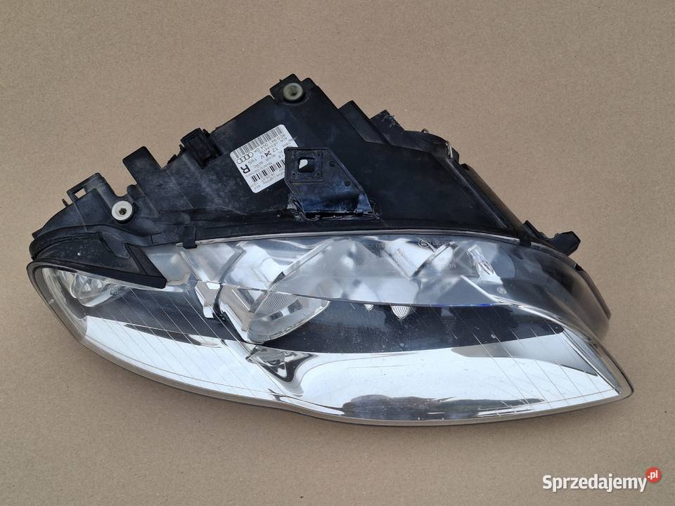 AUDI A4 B7 REFLEKTOR PRAWY LAMPA PRAWA osobowe Bieleń