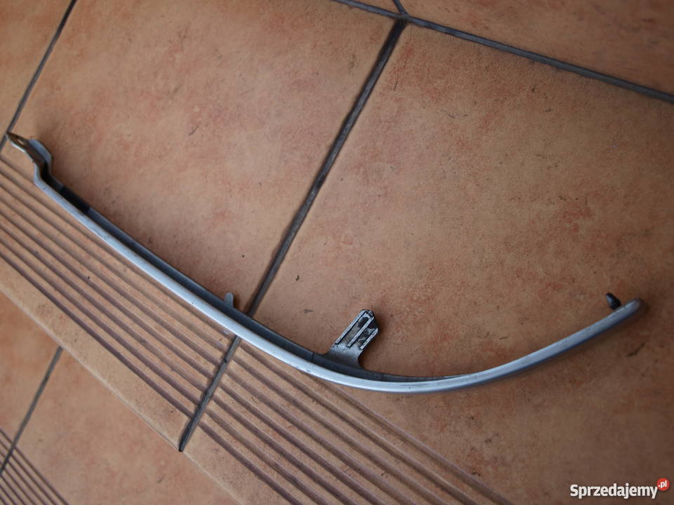 Audi 80 B4 Listewka Listwa pod Lampe lewą Kalisz