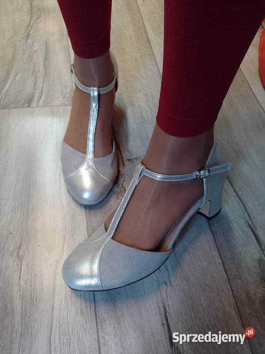 43 Szare srebrne Czółenka wieczorowe z zapięciem Kraków