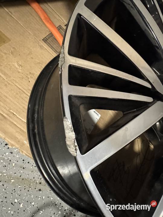 2 felgi VW 16 65J et 46 Kielce sprzedam