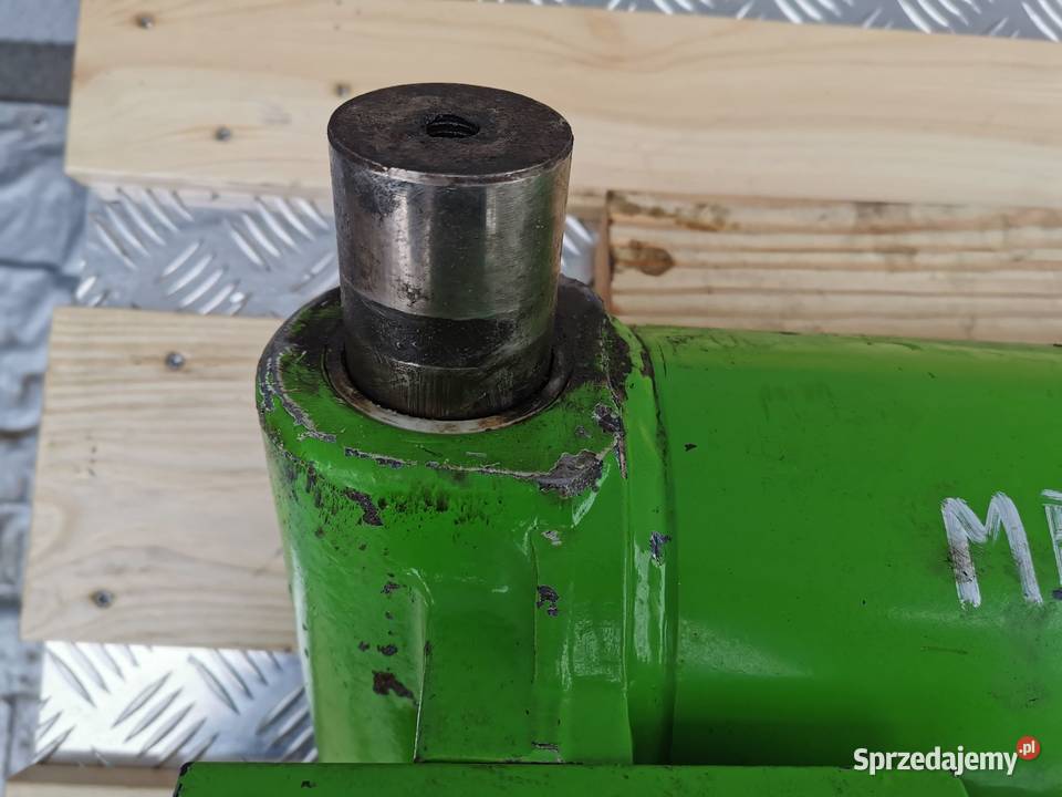 Cylinder hydrauliczny poziomowania Merlo P łyżki wielkopolskie Wilkowo