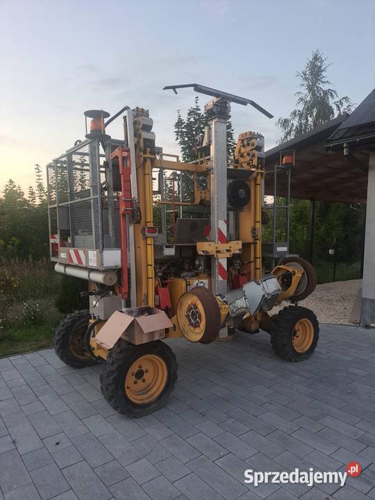 Podnosnik koszowy dwudrogowa LorAxe 2011r Napęd 2 lub więcej osi Podnośniki koszowe Sędziszów