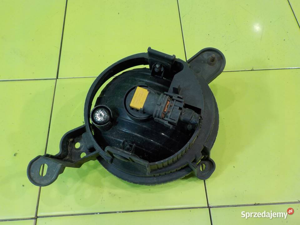 KIA SOUL II 16 CRDI 15r 5D halogen lewy osobowe Lampy przeciwmgielne