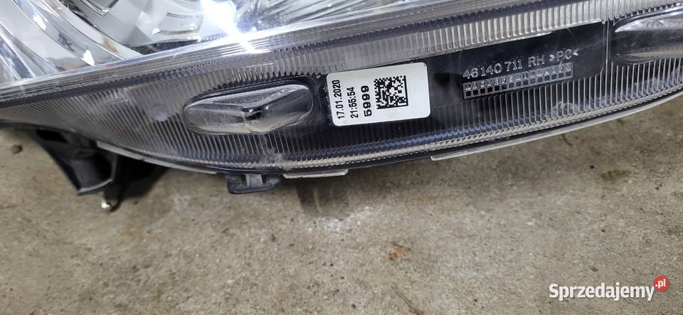 Sprzedam lampy przód ford b podkarpackie Narol