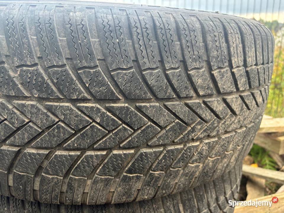 Opony Bridgestone 2454520 245 Samochodowe Nieporęt