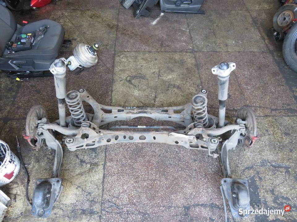 BELKA ZAWIESZENIA OŚ TYŁ SEDAN PASSAT B8