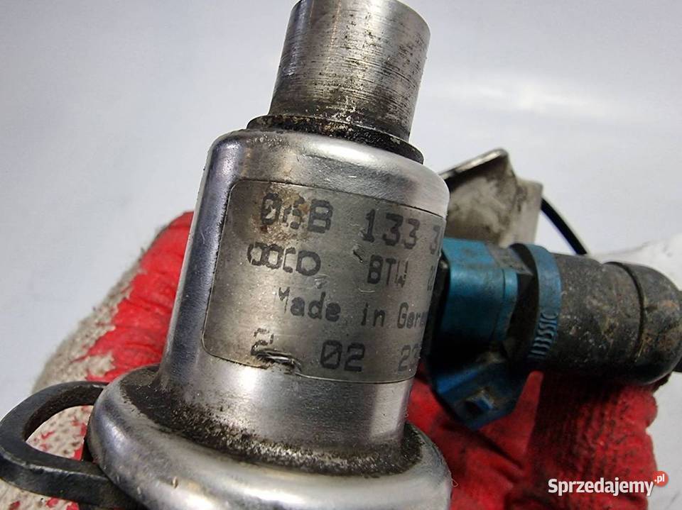 LISTWA WTRYSKOWA AUDI A4 B5 06B133317A Lipno