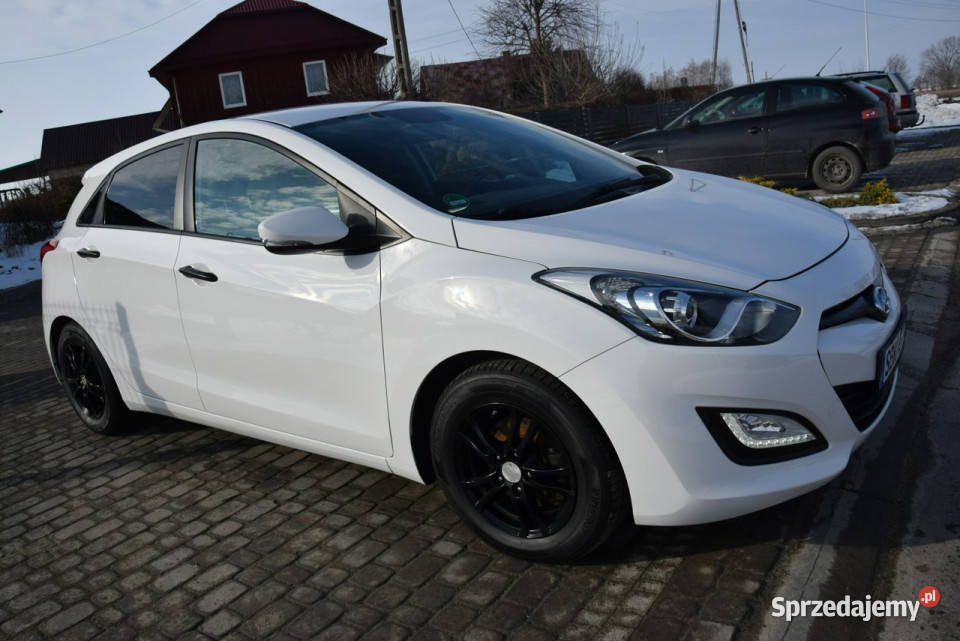 Hyundai i30 14B 2015r Navi Kamera 121 benzyna podkarpackie Majdan Sieniawski