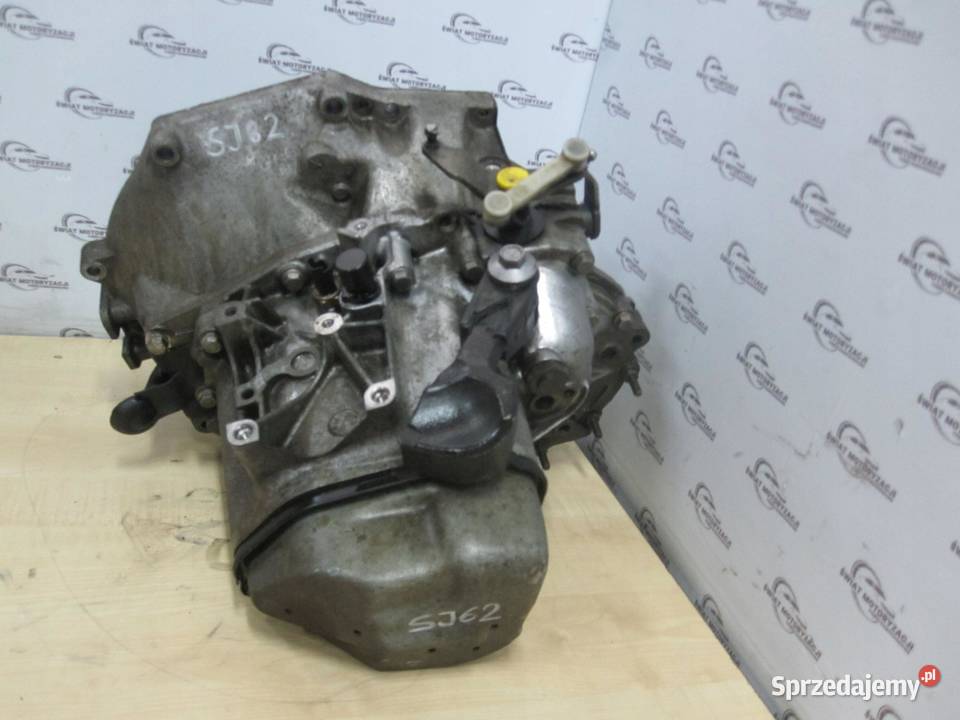 PEUGEOT 208 2008 C3 12 VTI HM01 13r 108 Skrzynia świętokrzyskie