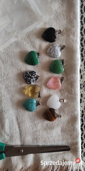 Przywieszki serduszka z kamienia naturalnego